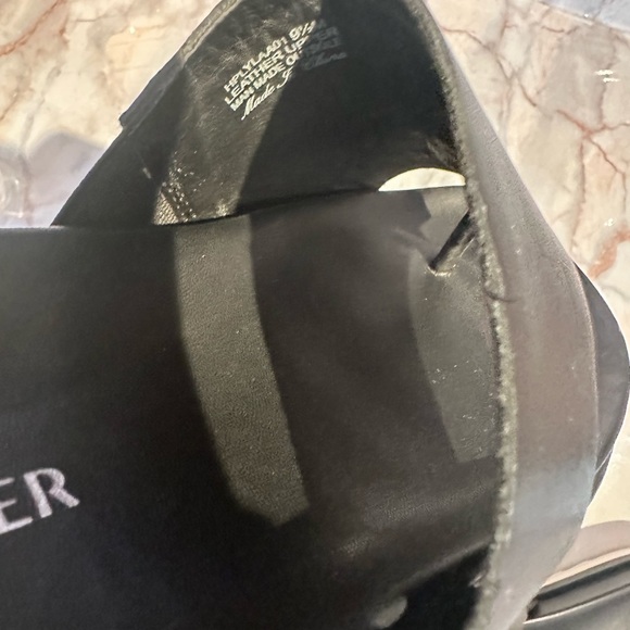 Donald Pliner FiFi Sandal size 9 1/2. - Picture 5 of 6